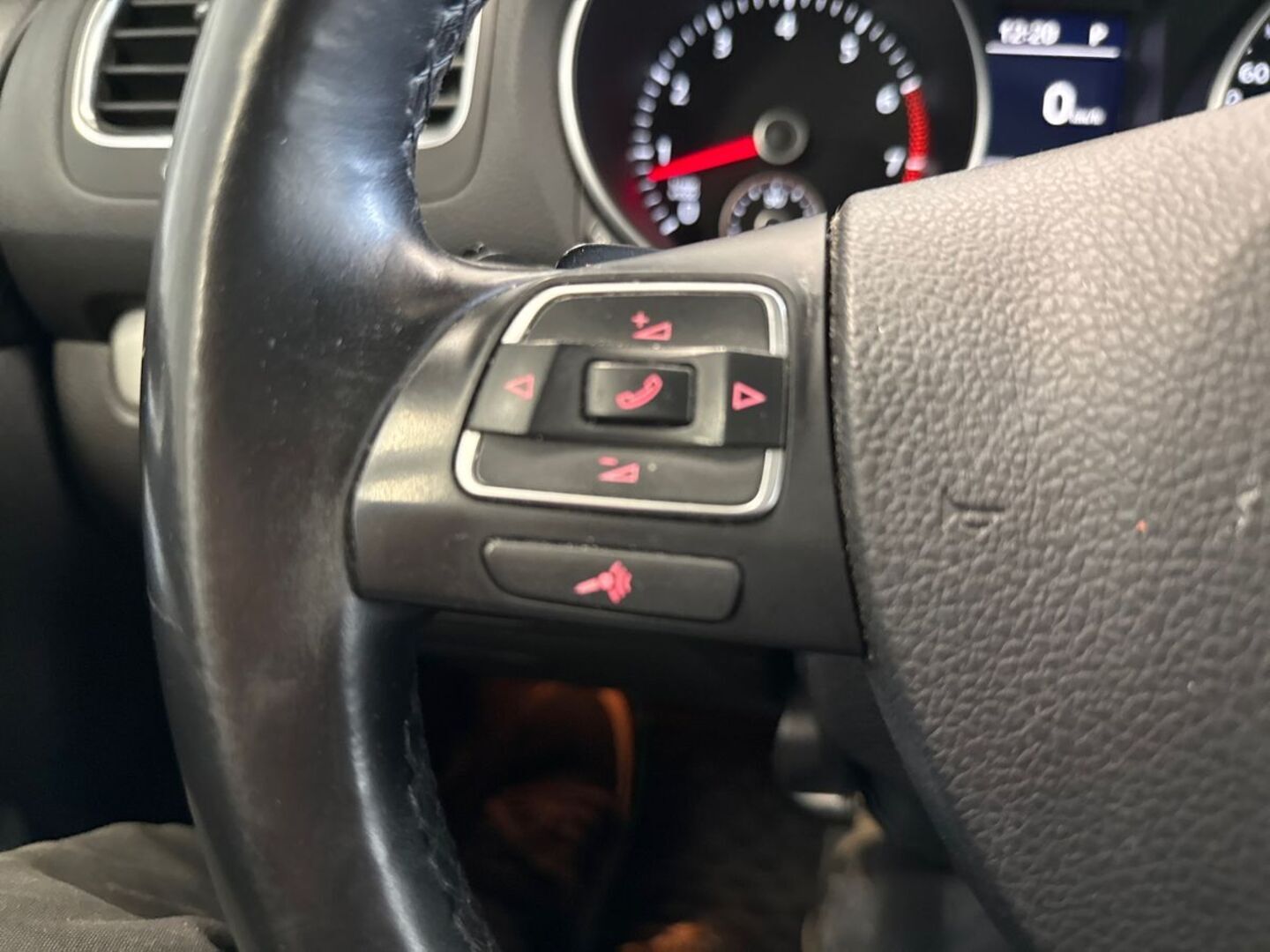 VOLKSWAGEN Golf 17