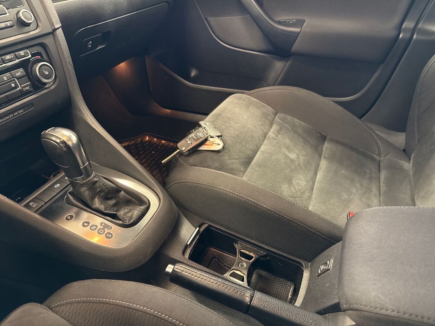 VOLKSWAGEN Golf 21