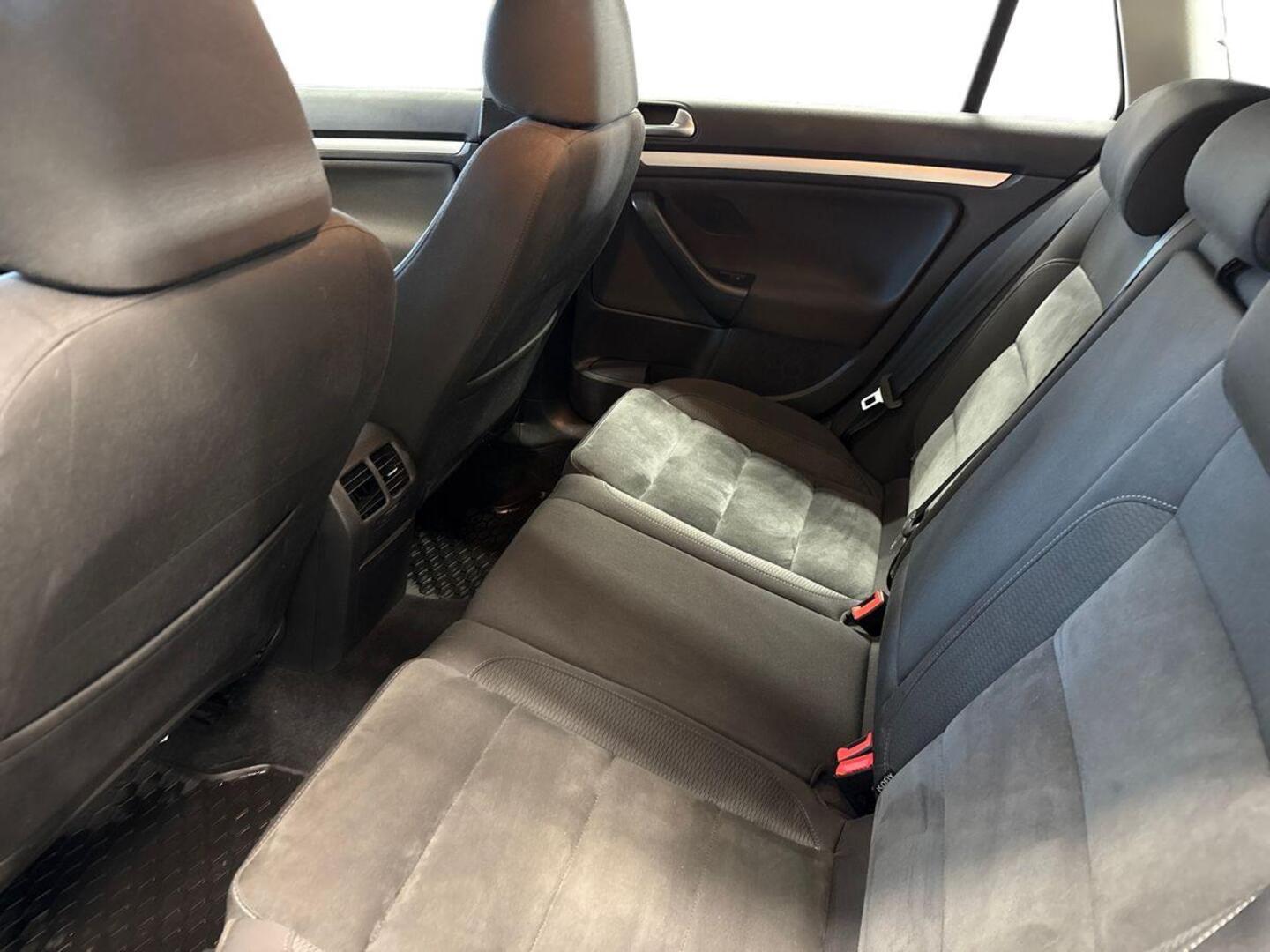 VOLKSWAGEN Golf 8