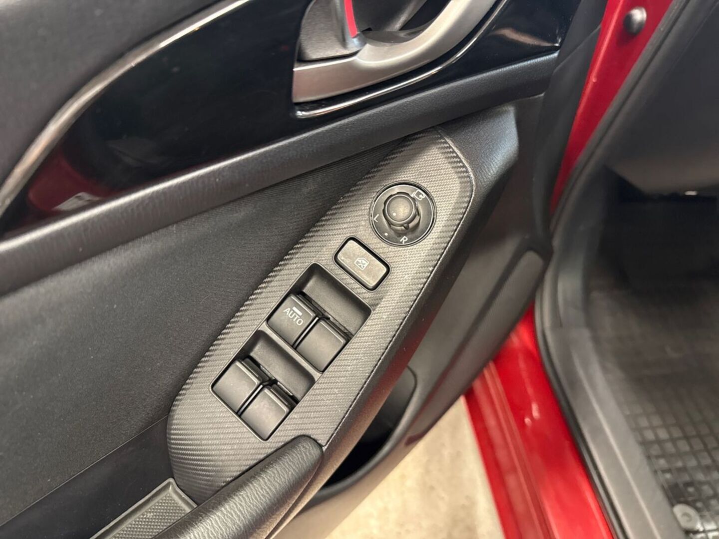 MAZDA Mazda3 18