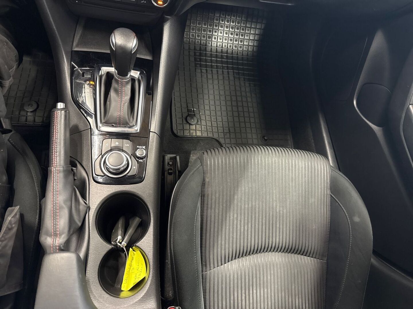 MAZDA Mazda3 23
