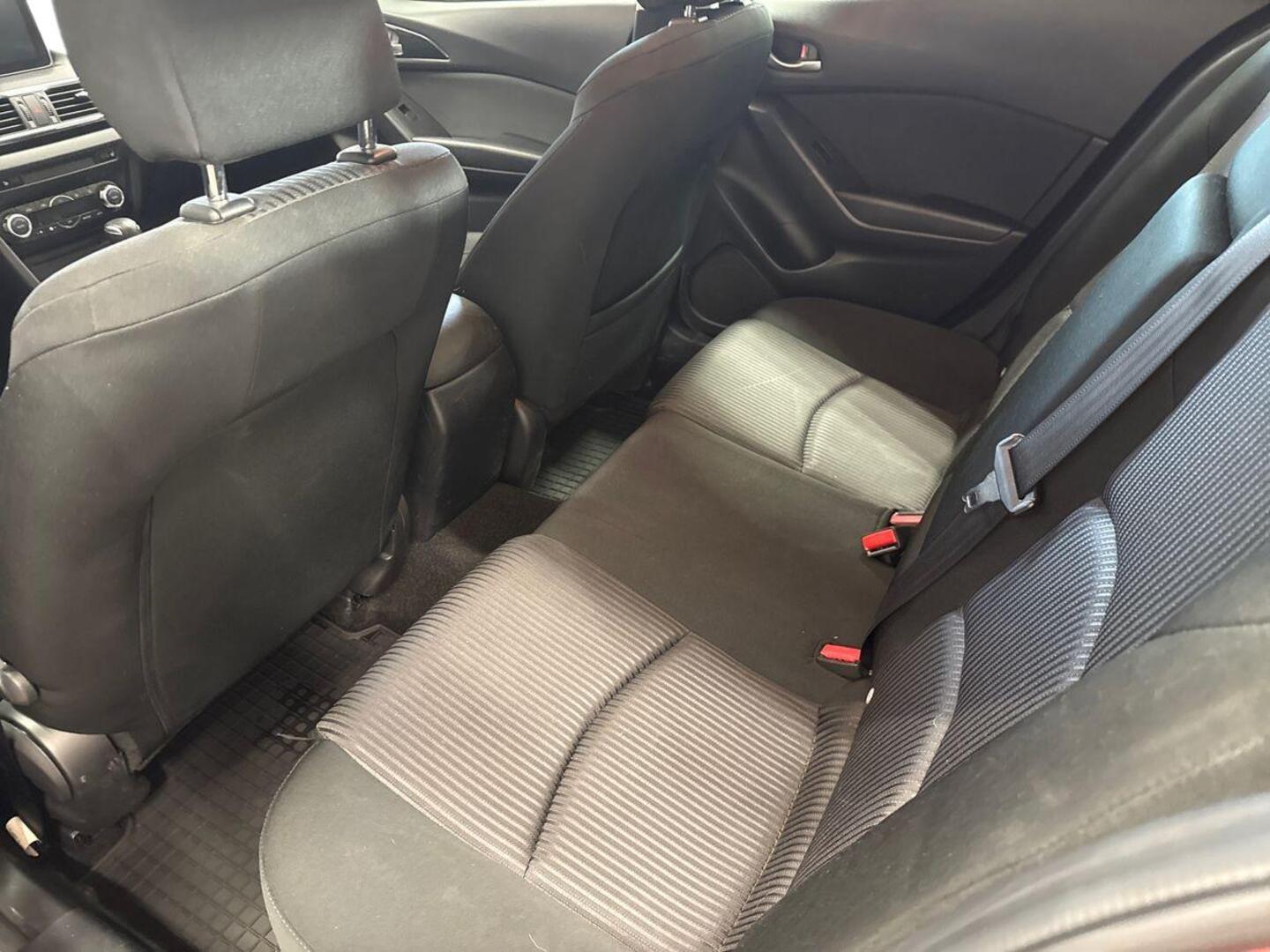 MAZDA Mazda3 9