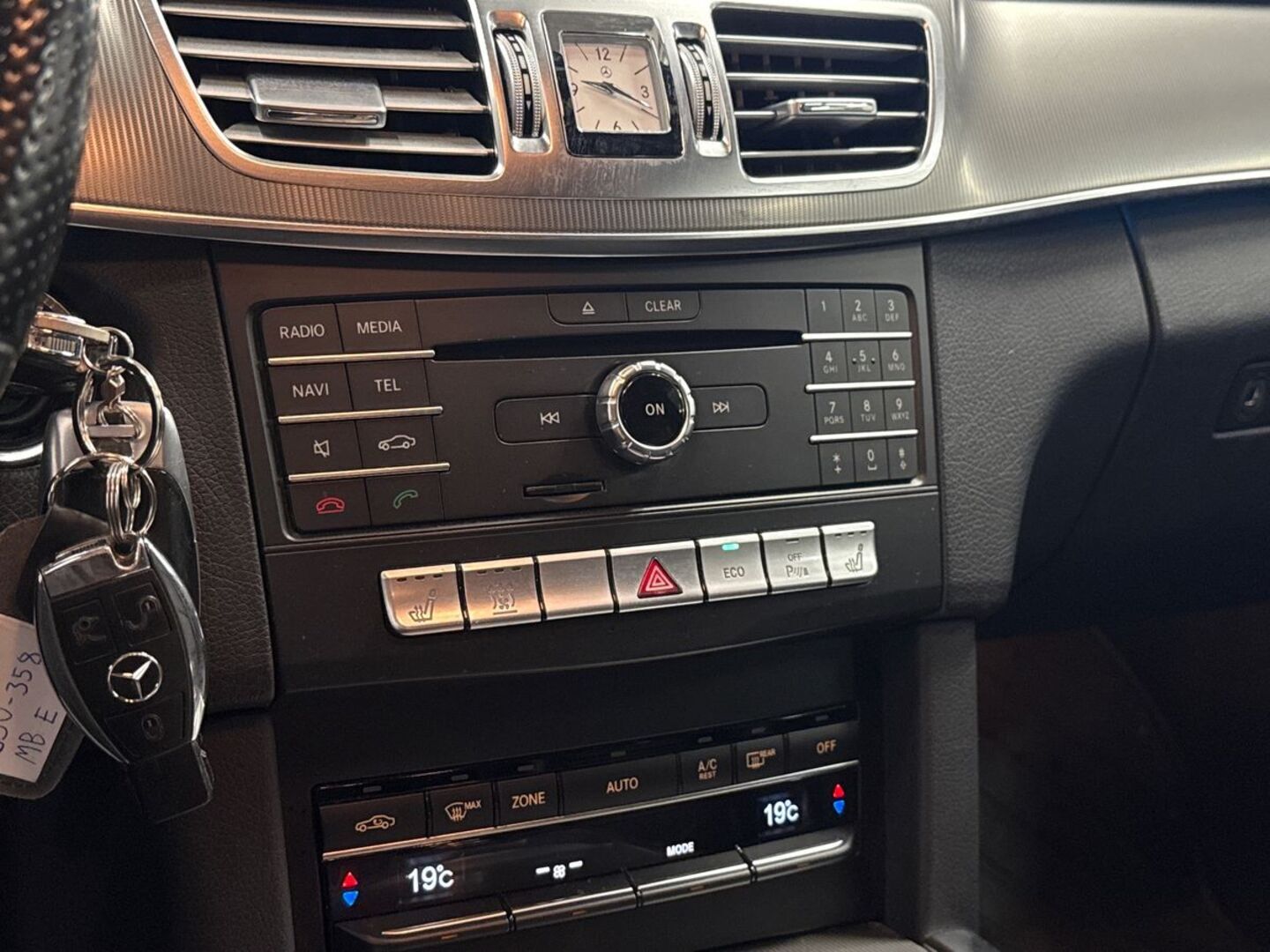 MERCEDES-BENZ E 24