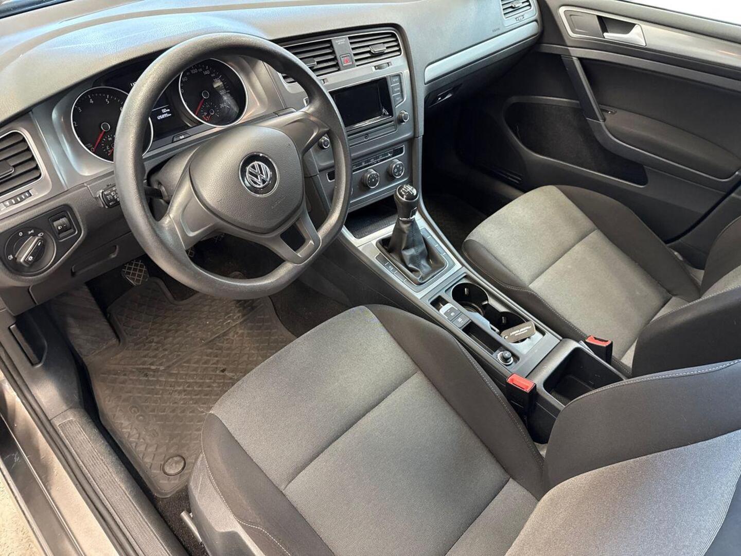 VOLKSWAGEN Golf 2015