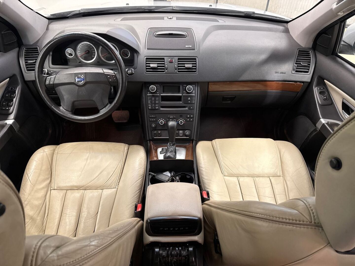 VOLVO XC90 2010