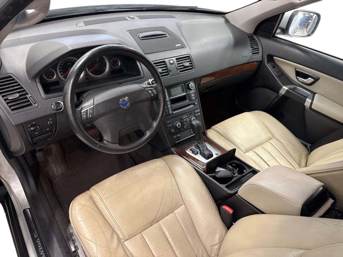 VOLVO XC90 2010