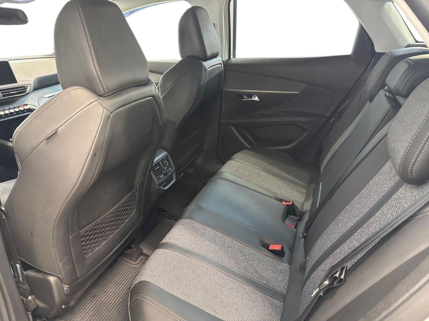 PEUGEOT 3008 2020