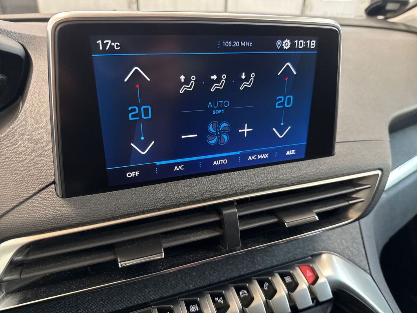 PEUGEOT 3008 2020