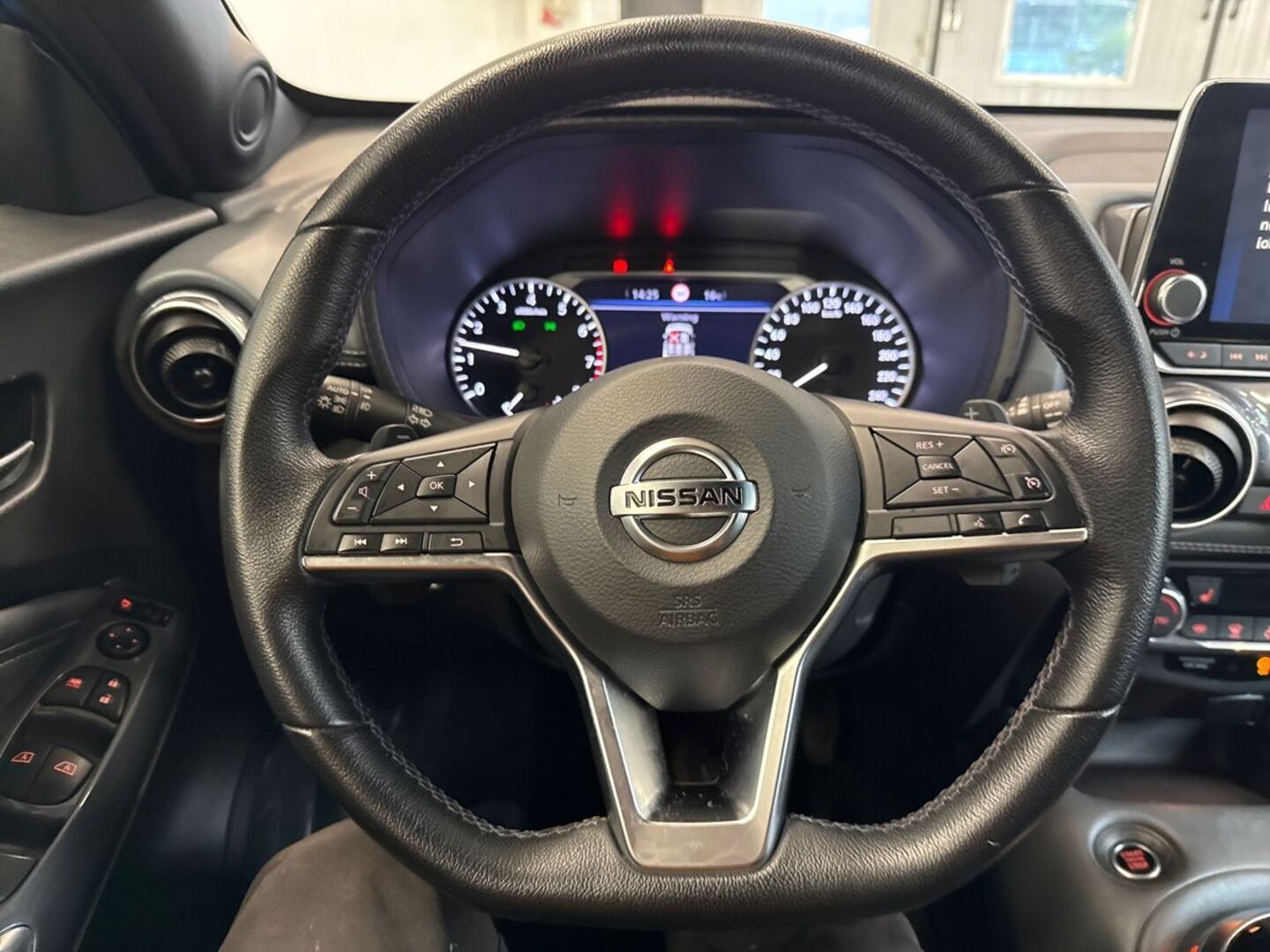 NISSAN Juke 19