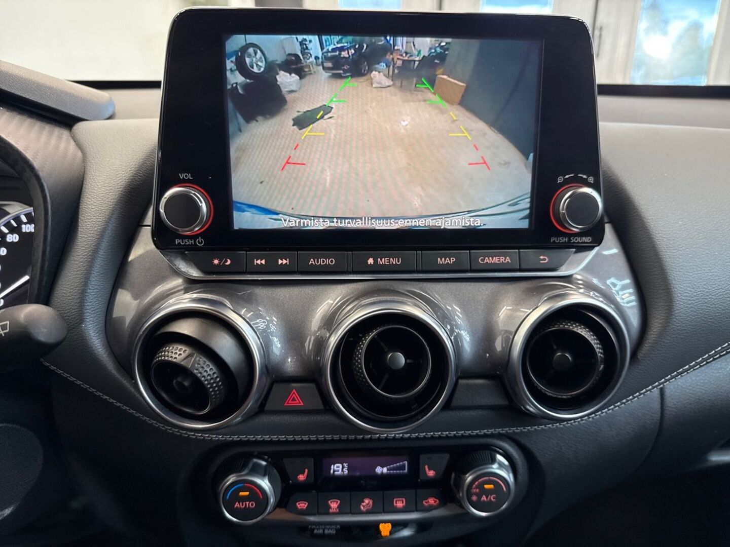 NISSAN Juke 23