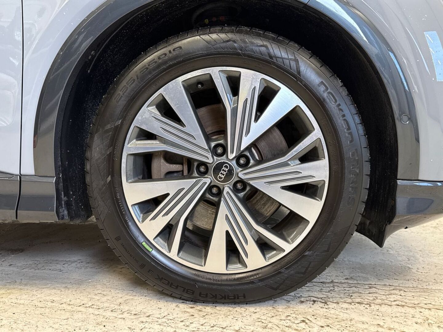 AUDI Q4 e-tron 2022