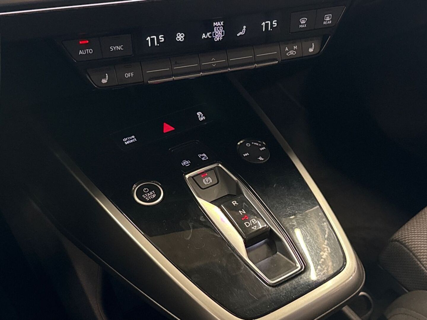 AUDI Q4 e-tron 2022
