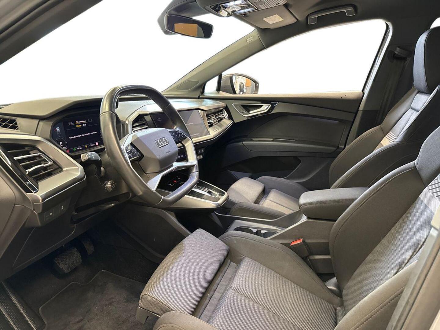 AUDI Q4 e-tron 2022