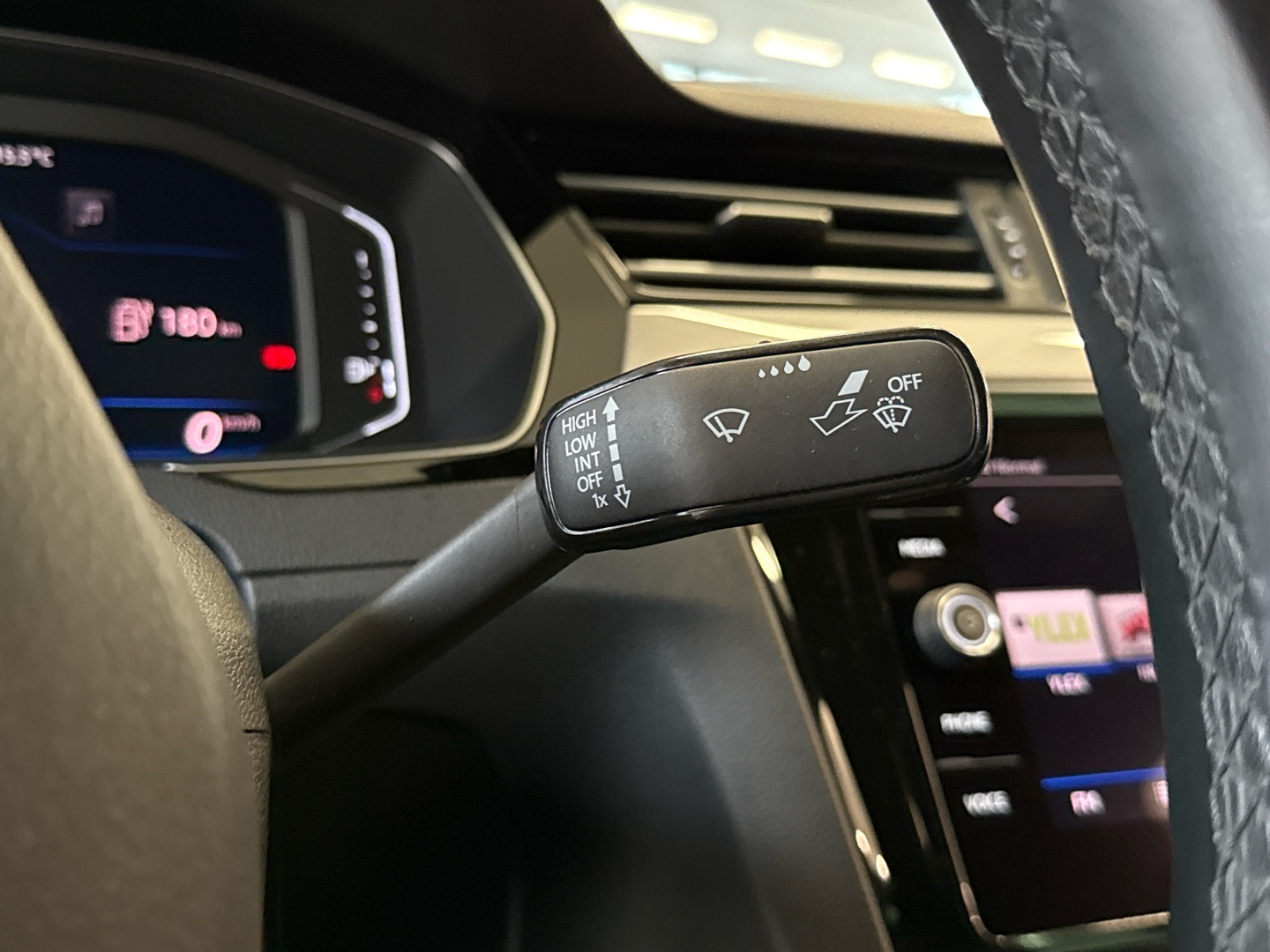 VOLKSWAGEN Passat 2020