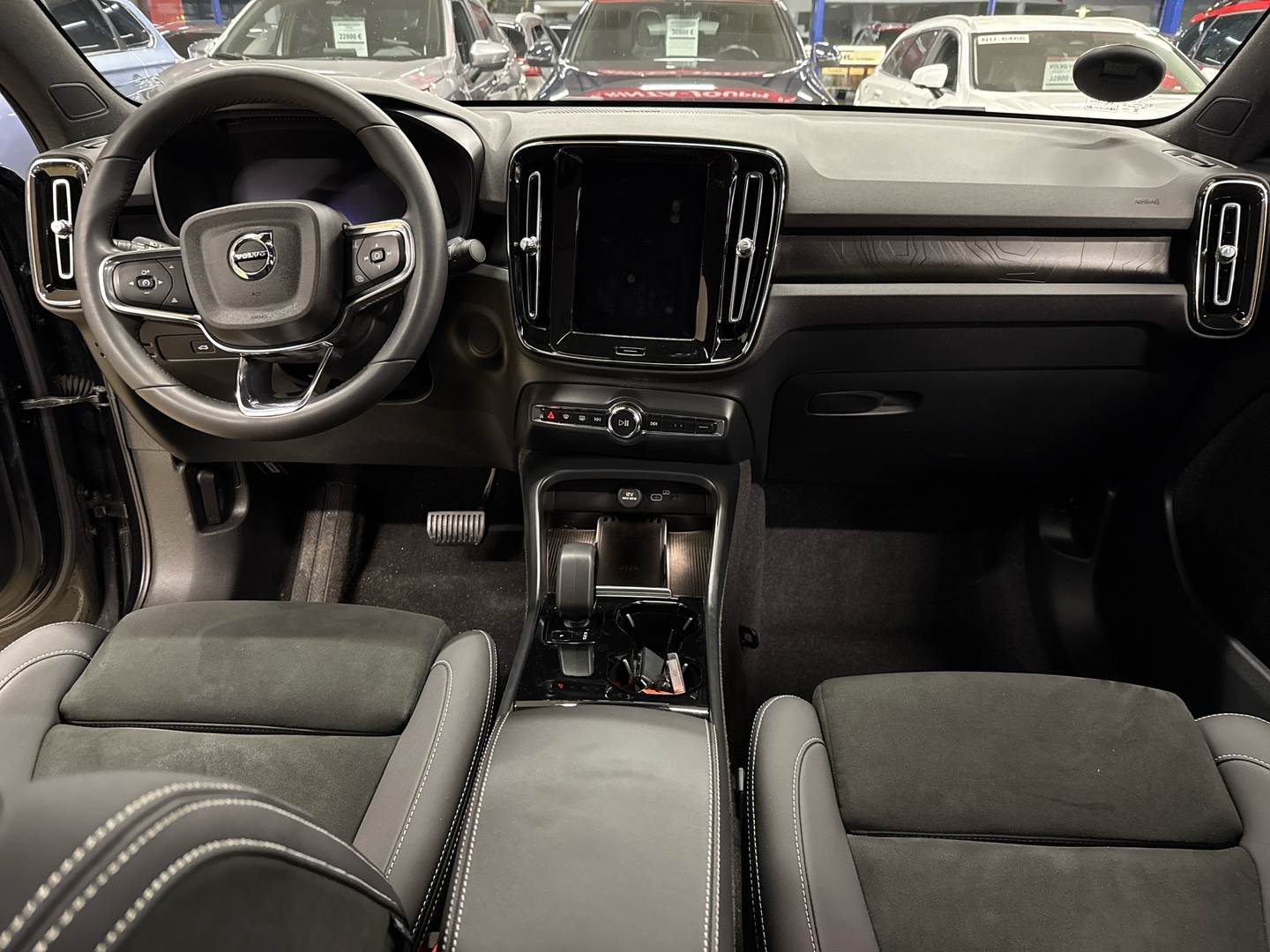 VOLVO C40 2023