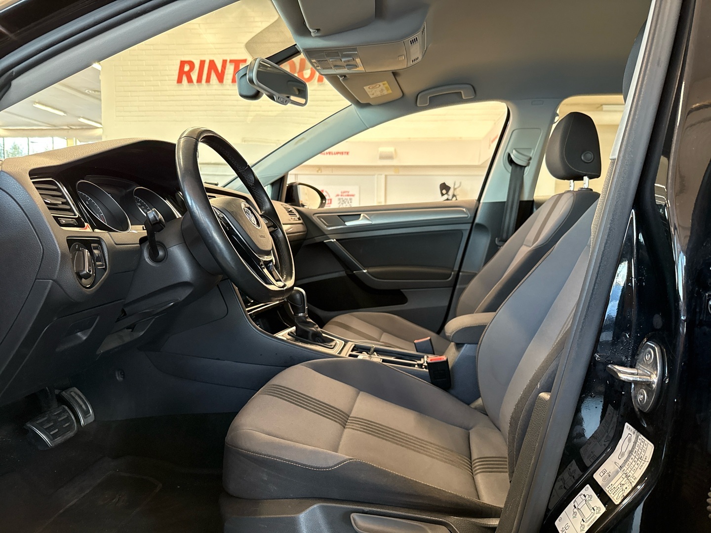 VOLKSWAGEN Golf 2016