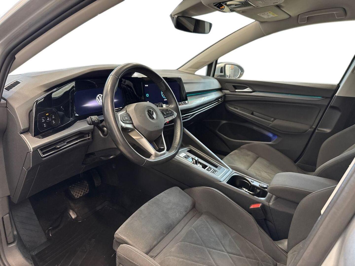 VOLKSWAGEN Golf 2022