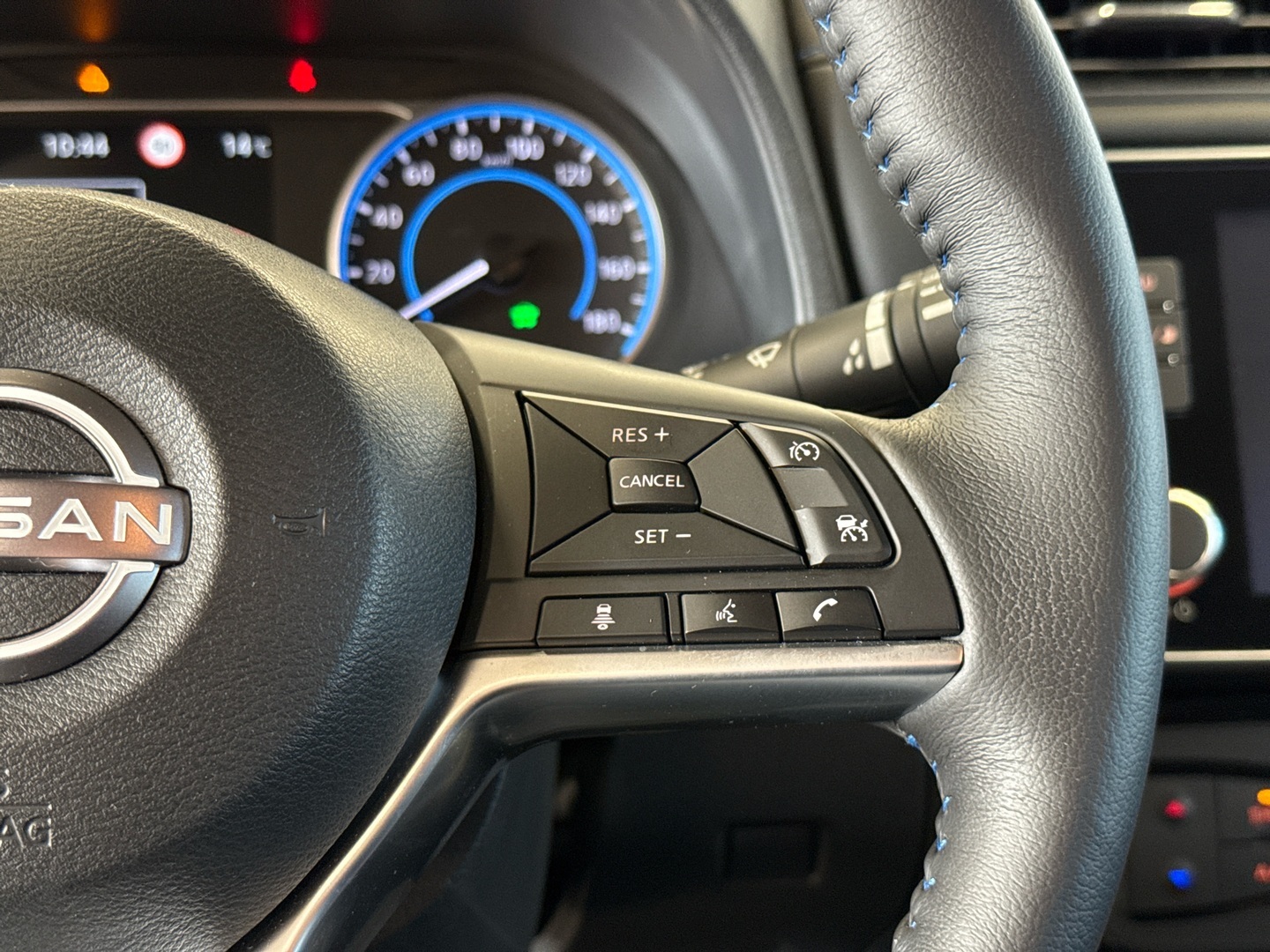 NISSAN Leaf 2023
