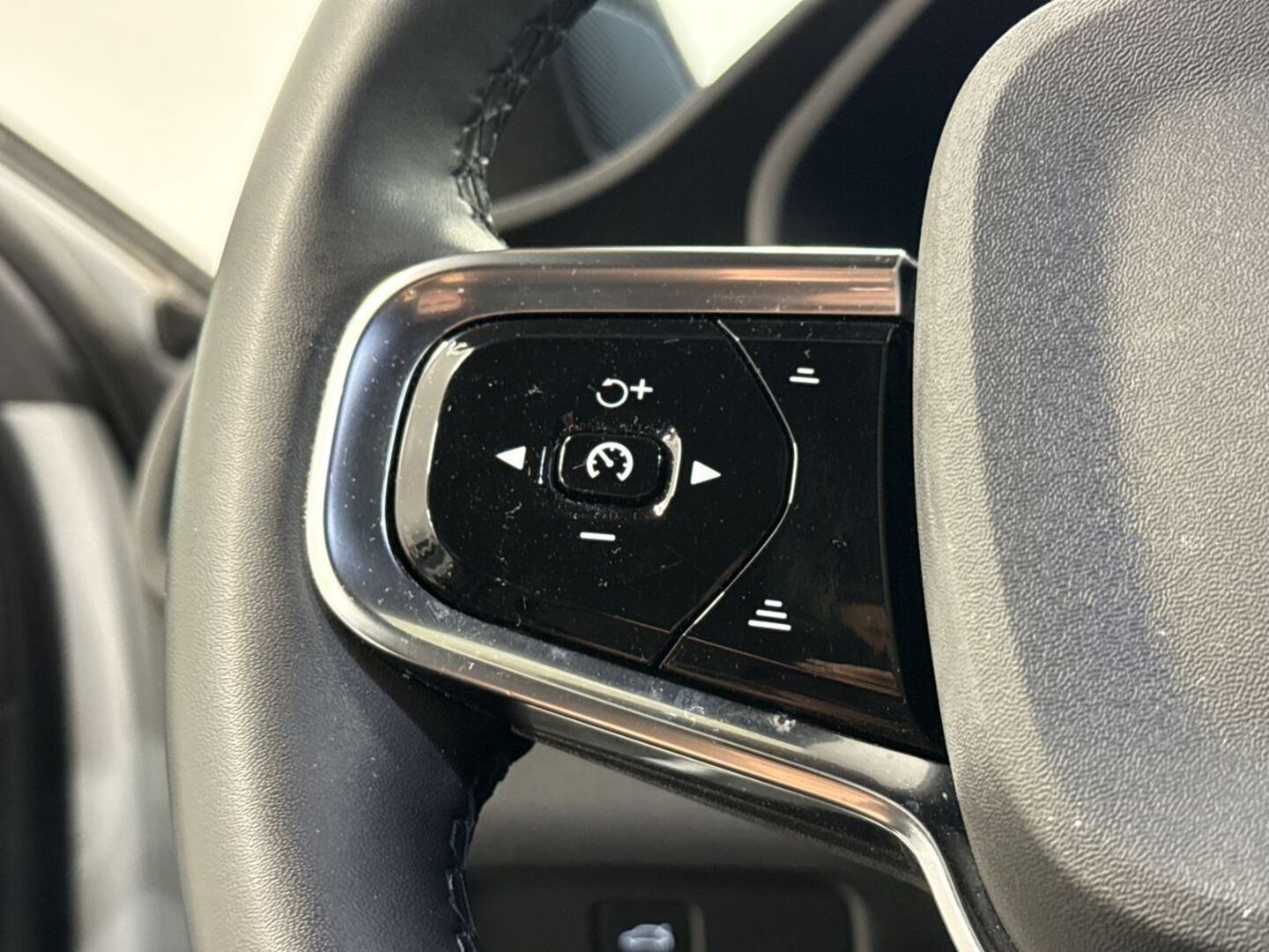 POLESTAR 2 2023
