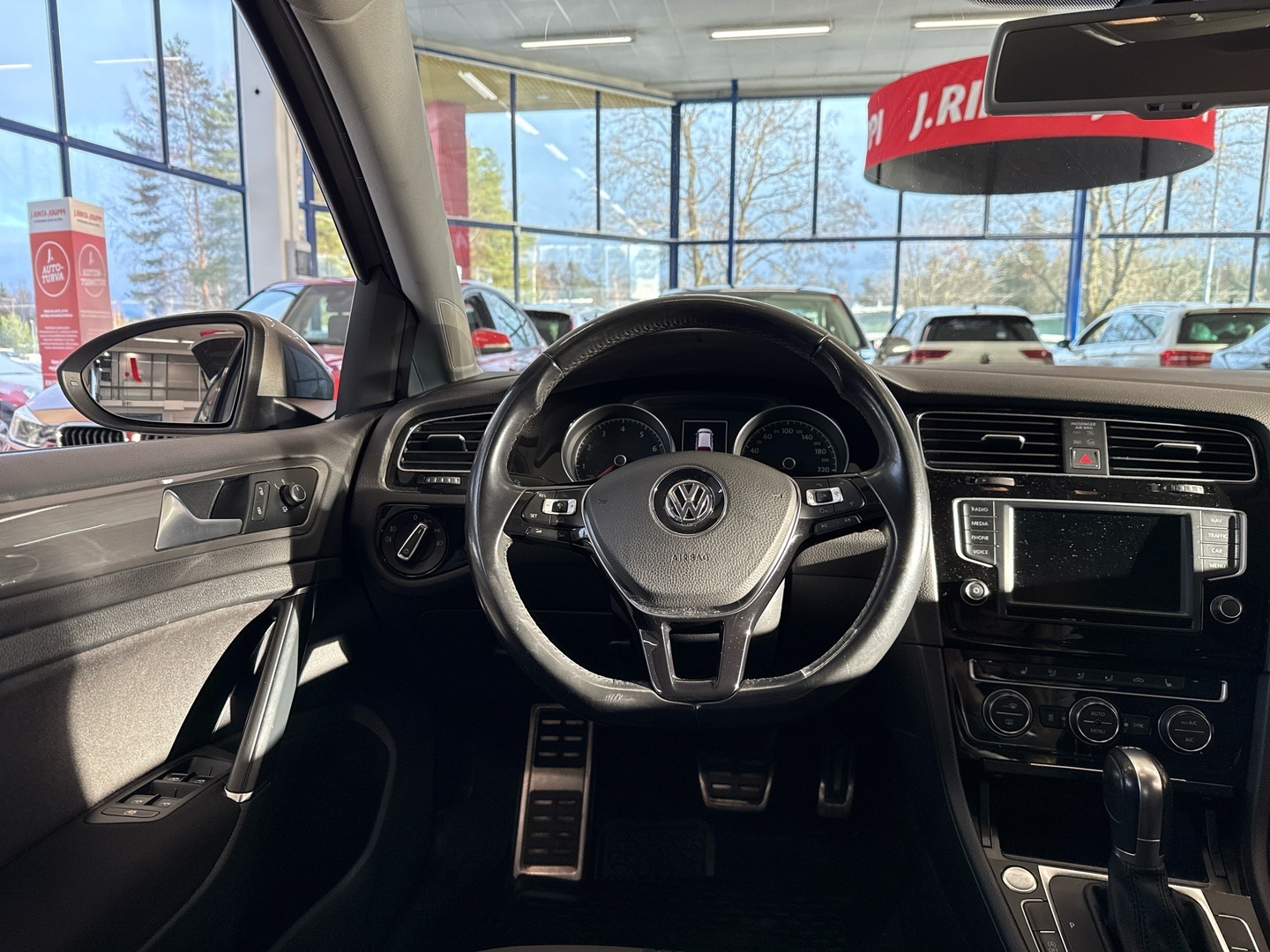 VOLKSWAGEN Golf 2016