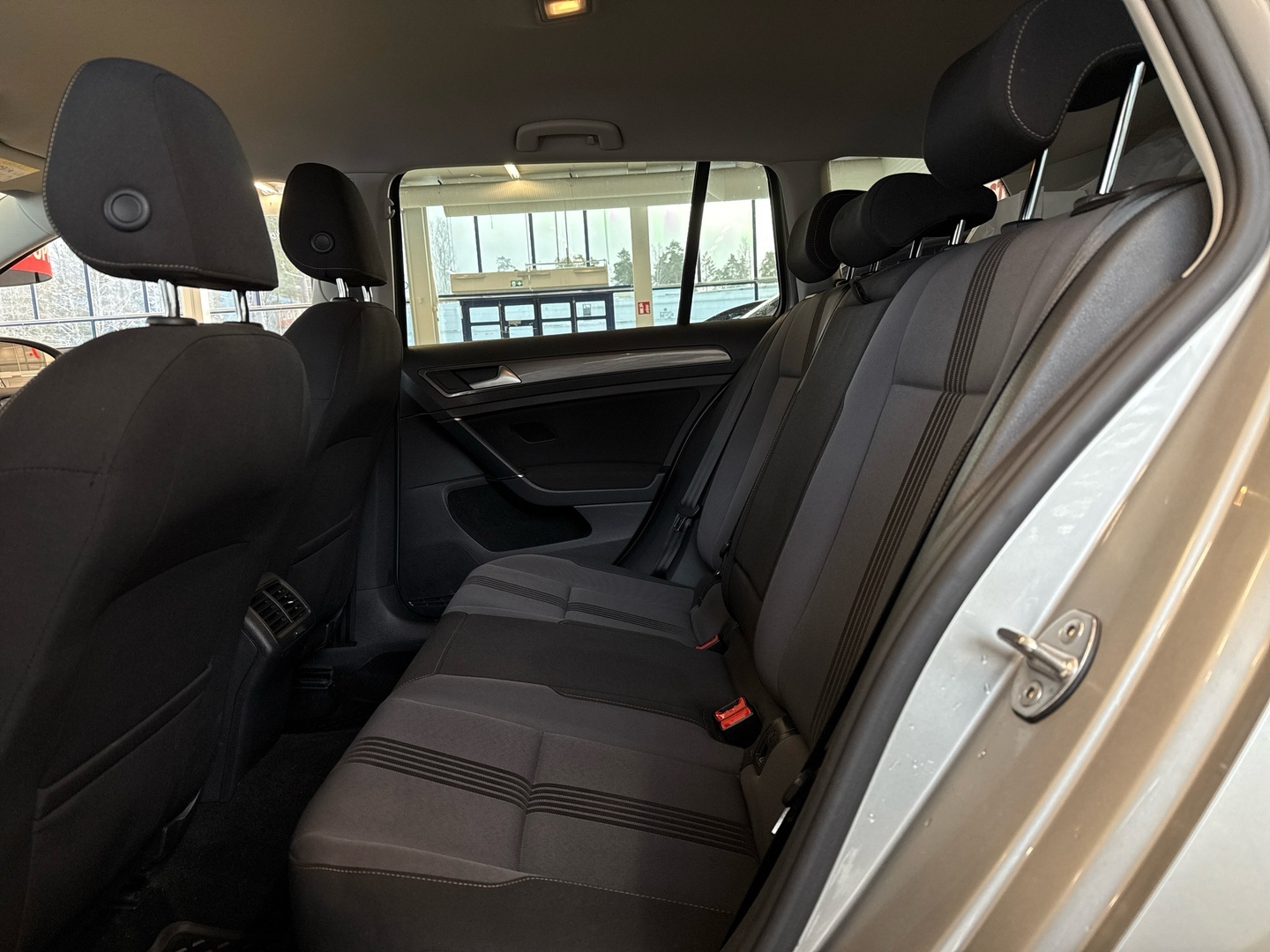 VOLKSWAGEN Golf 2016