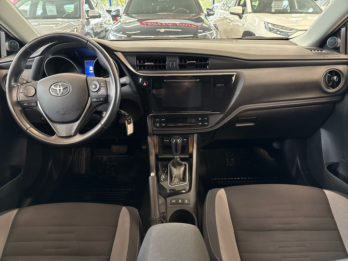 TOYOTA Auris 2017