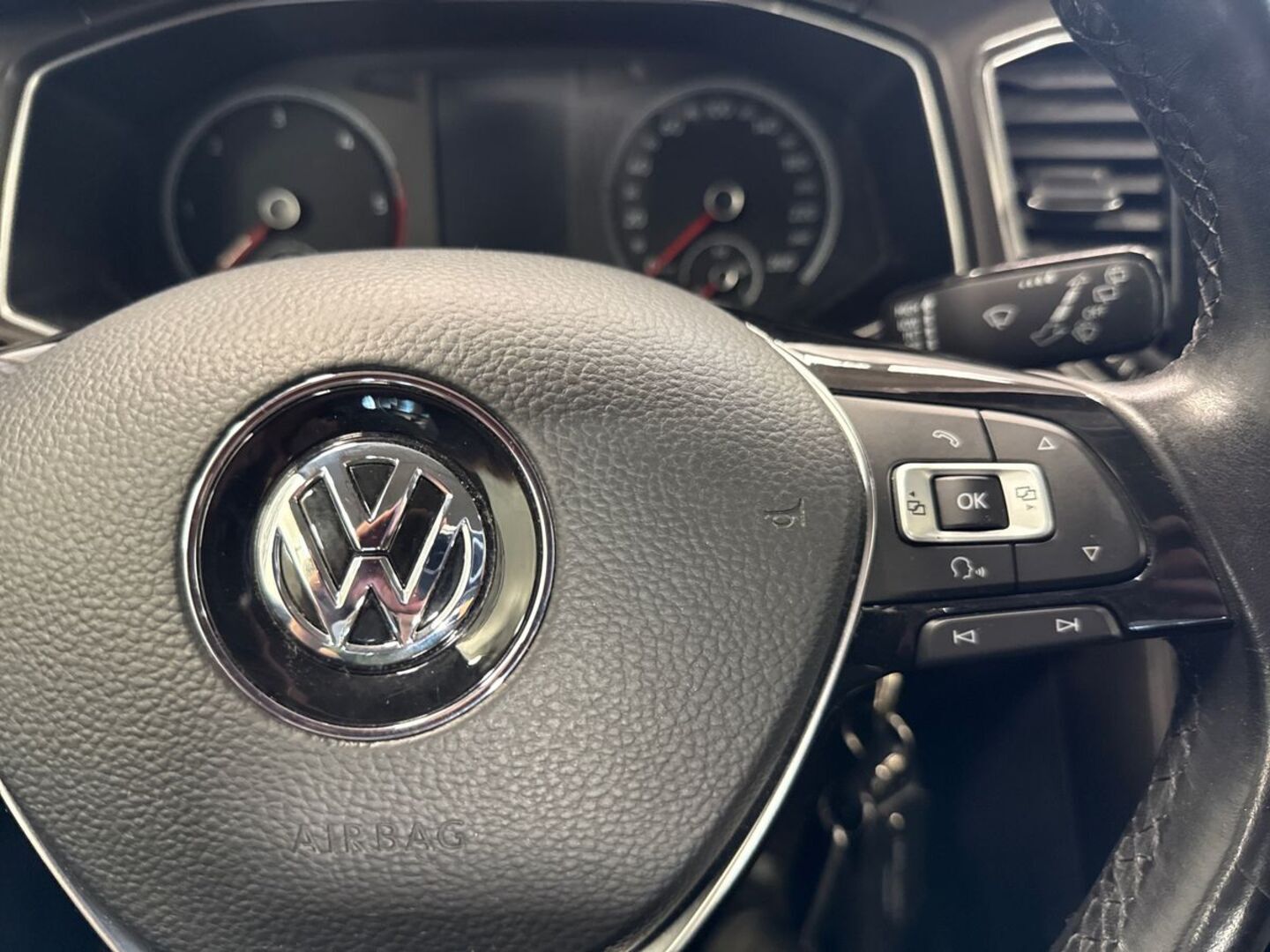 VOLKSWAGEN T-Roc 22