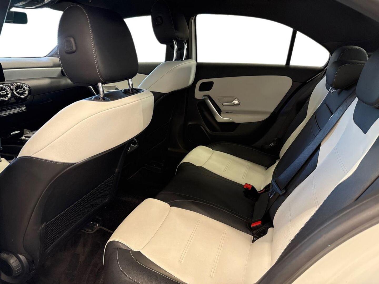 MERCEDES-BENZ A 2021