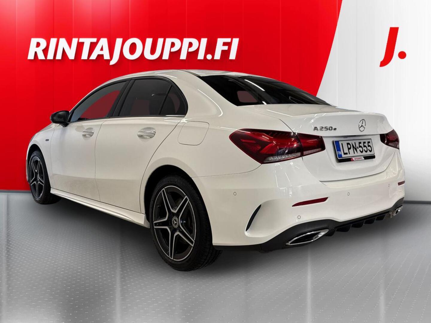 MERCEDES-BENZ A 2021