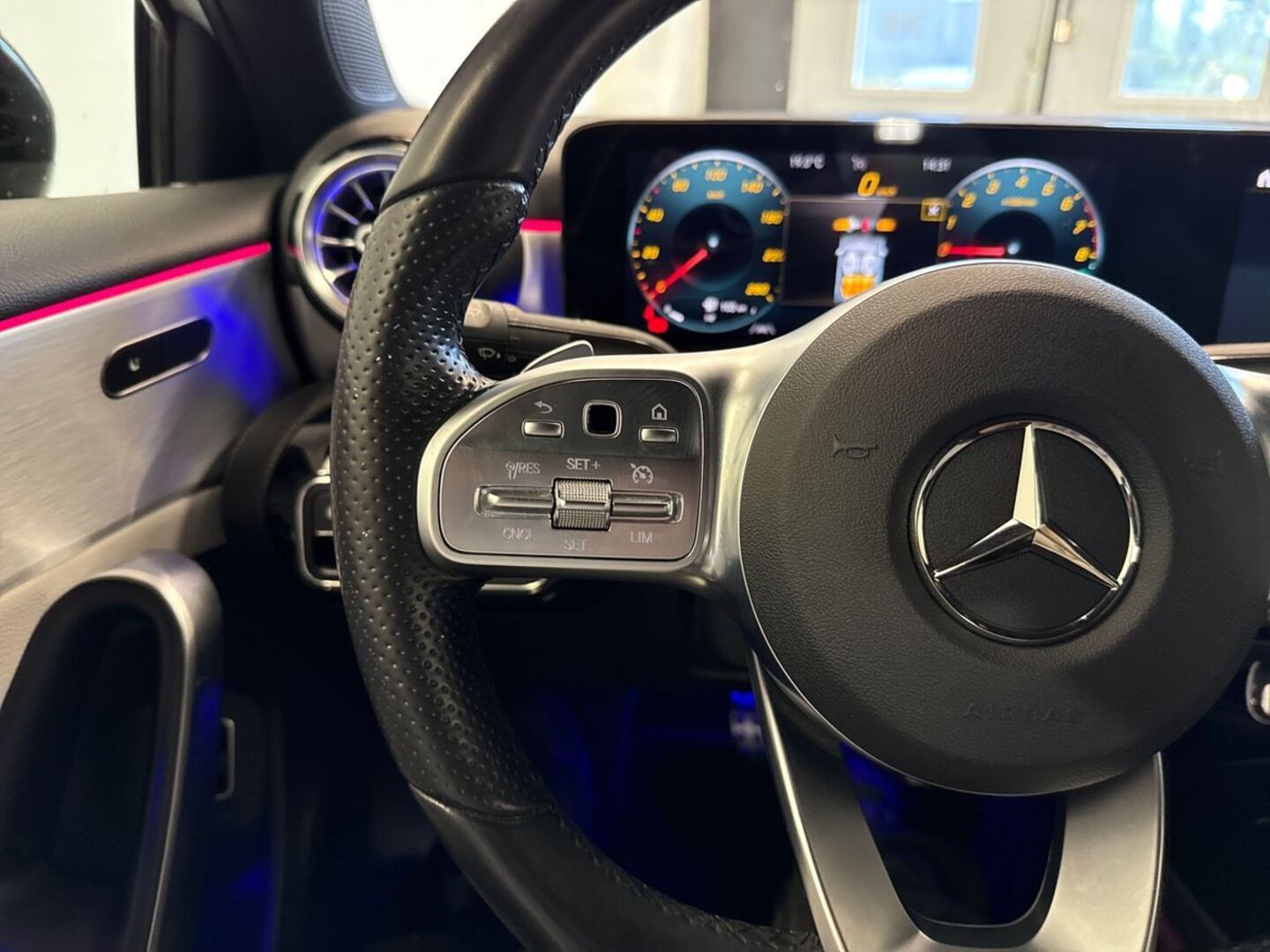 MERCEDES-BENZ A 2021