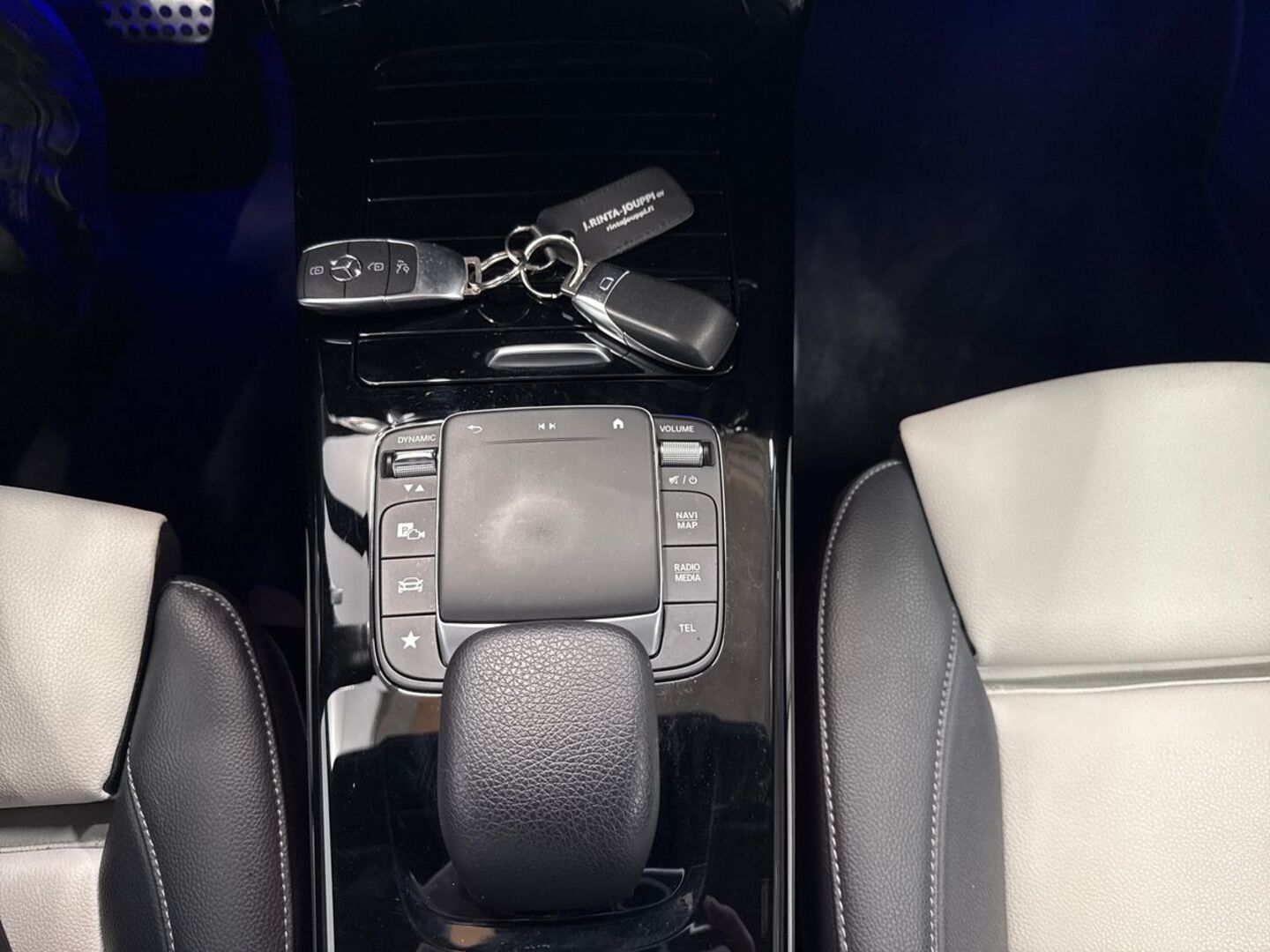 MERCEDES-BENZ A 2021