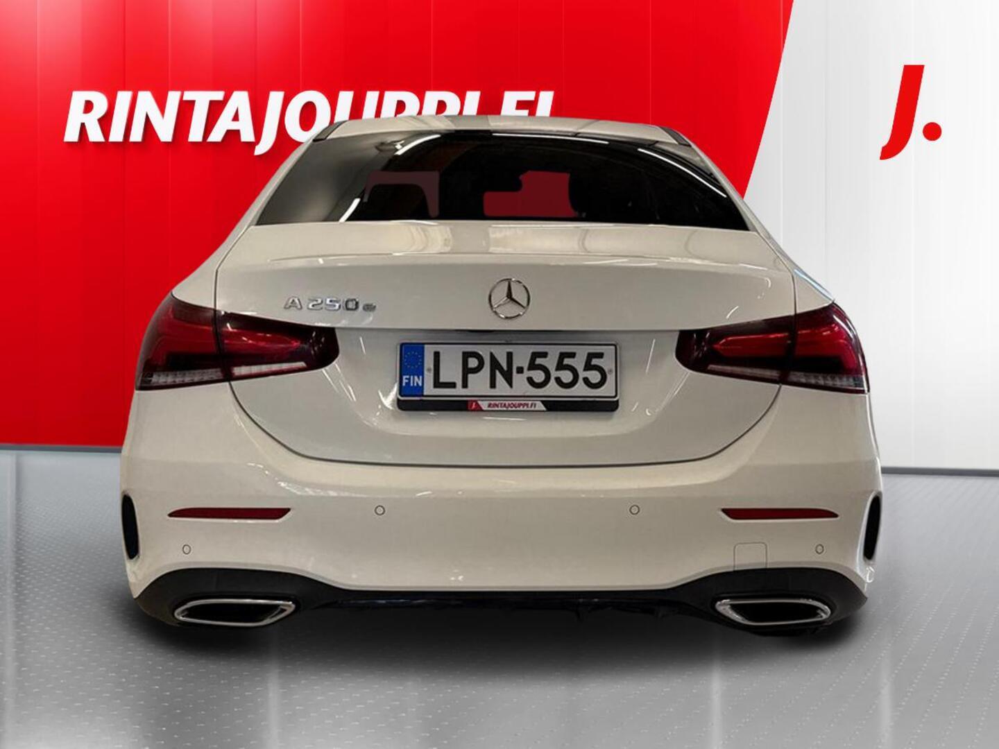 MERCEDES-BENZ A 2021