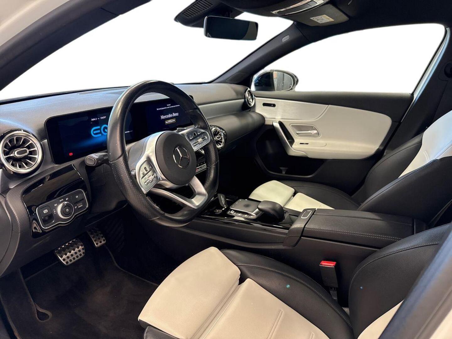MERCEDES-BENZ A 2021