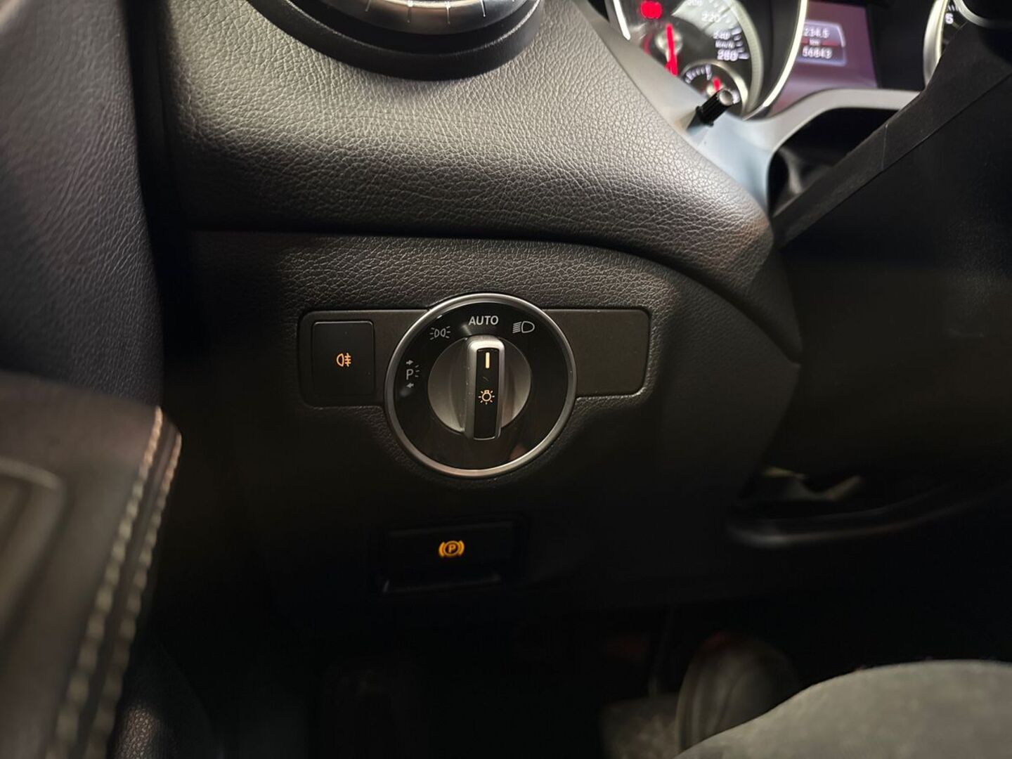 MERCEDES-BENZ CLA 15