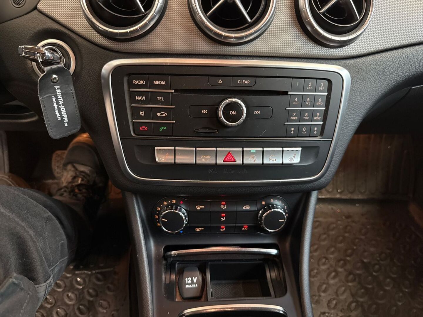 MERCEDES-BENZ CLA 22