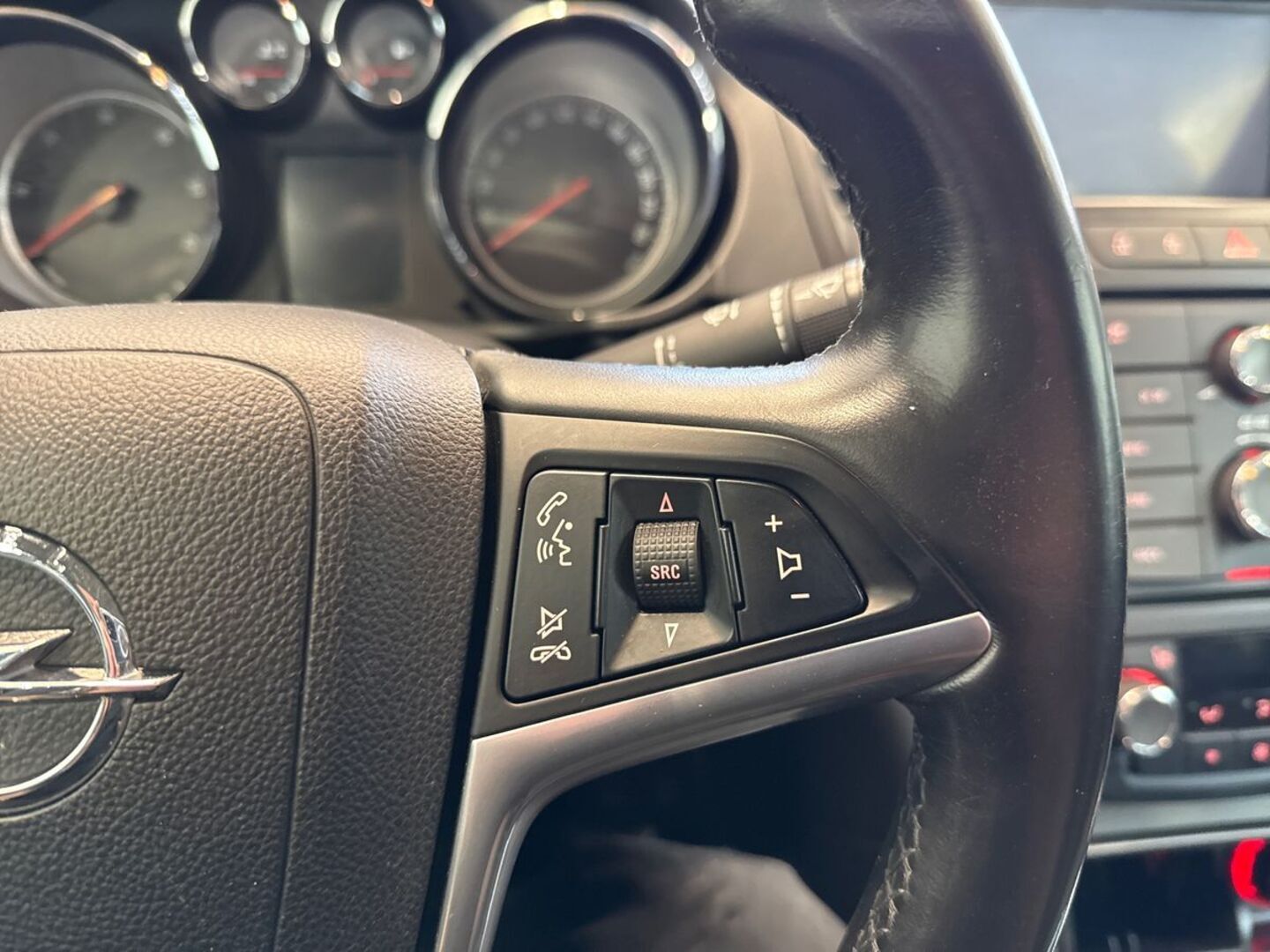 OPEL Insignia 23
