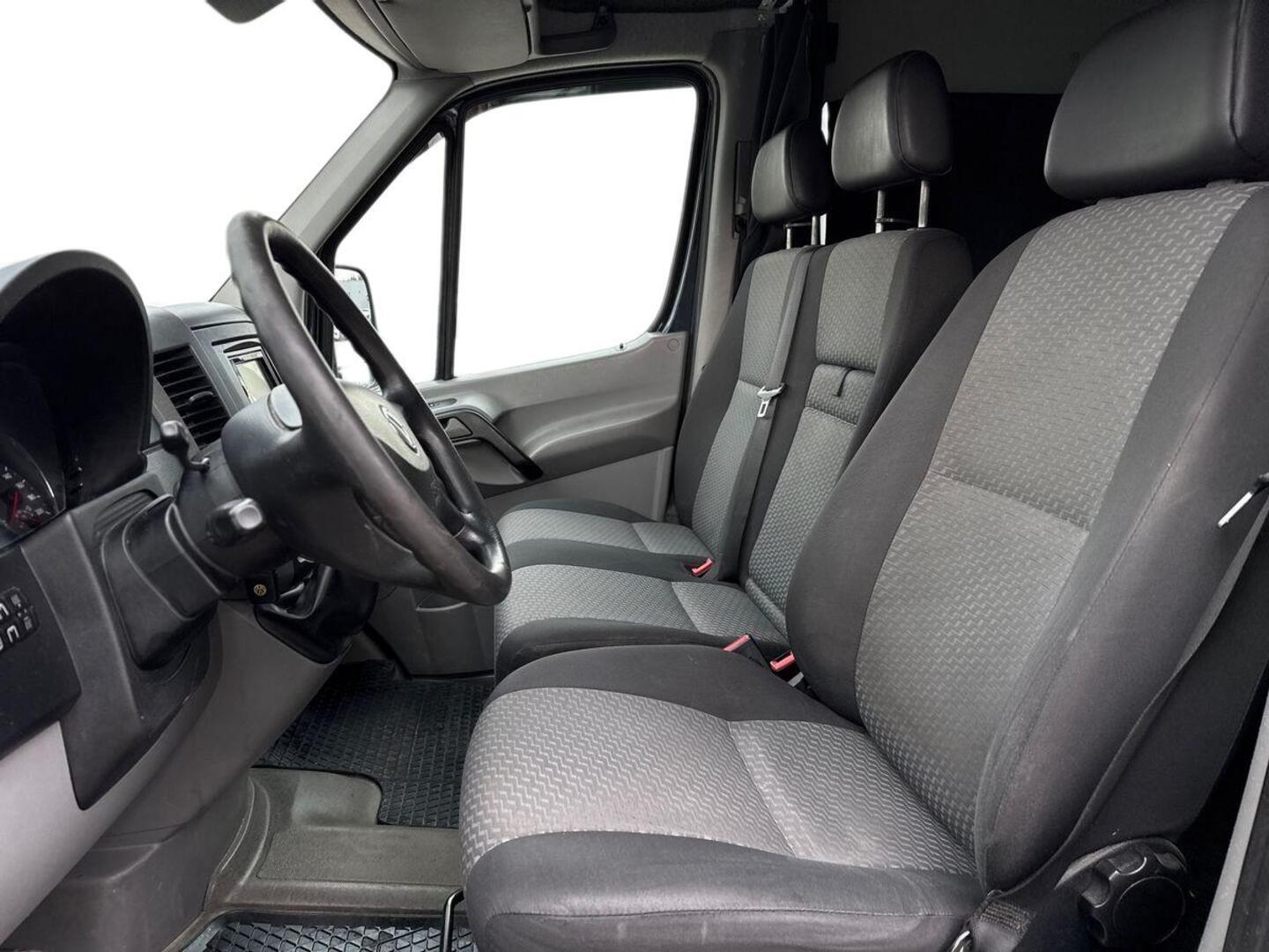 VOLKSWAGEN Crafter 2013