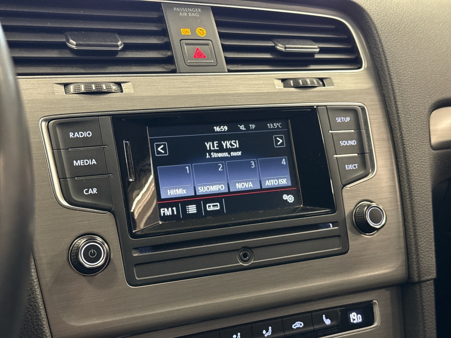VOLKSWAGEN Golf 2014