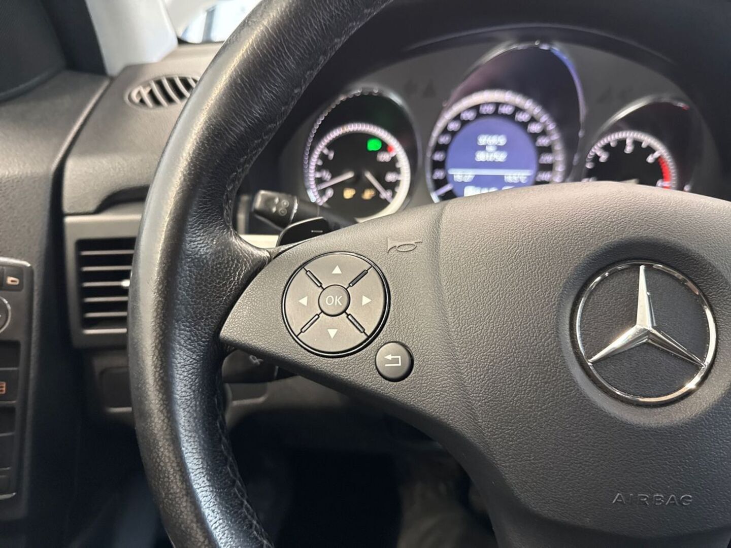 MERCEDES-BENZ GLK 21