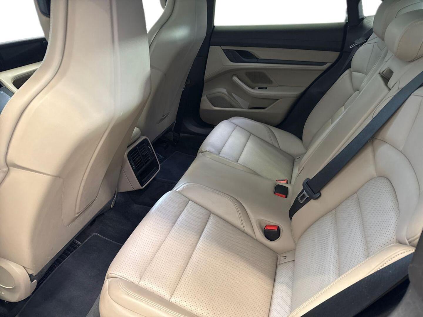 PORSCHE Taycan 2020