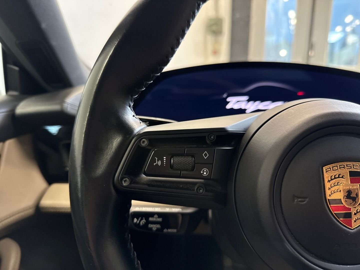 PORSCHE Taycan 2020