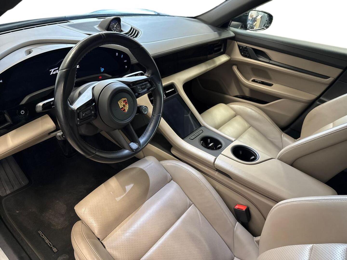 PORSCHE Taycan 2020