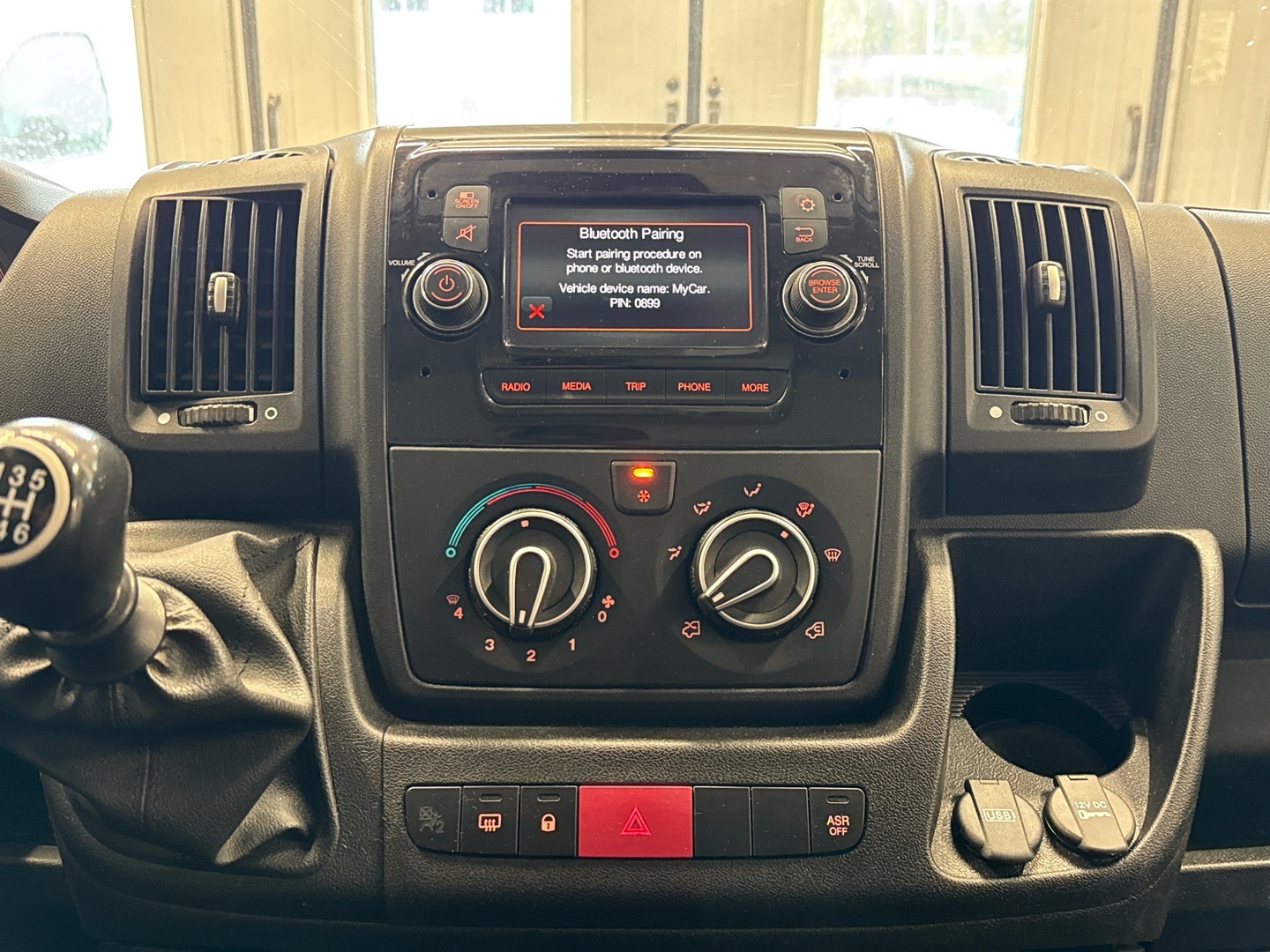 PEUGEOT Boxer 2023