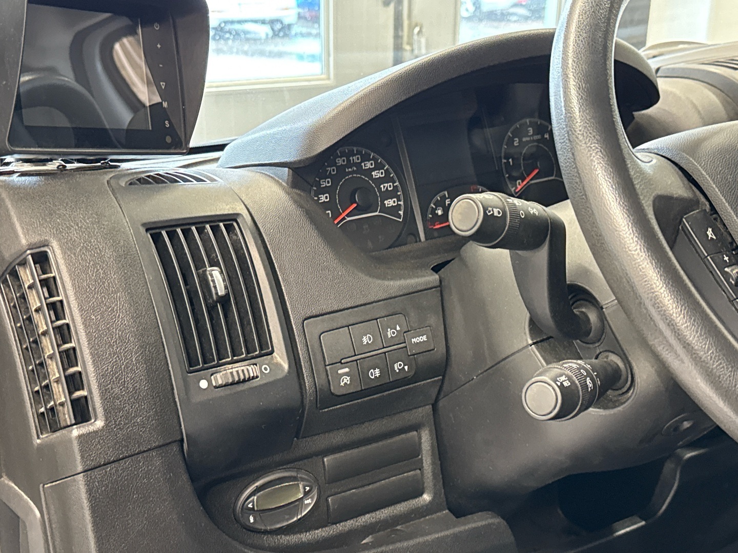 PEUGEOT Boxer 2023