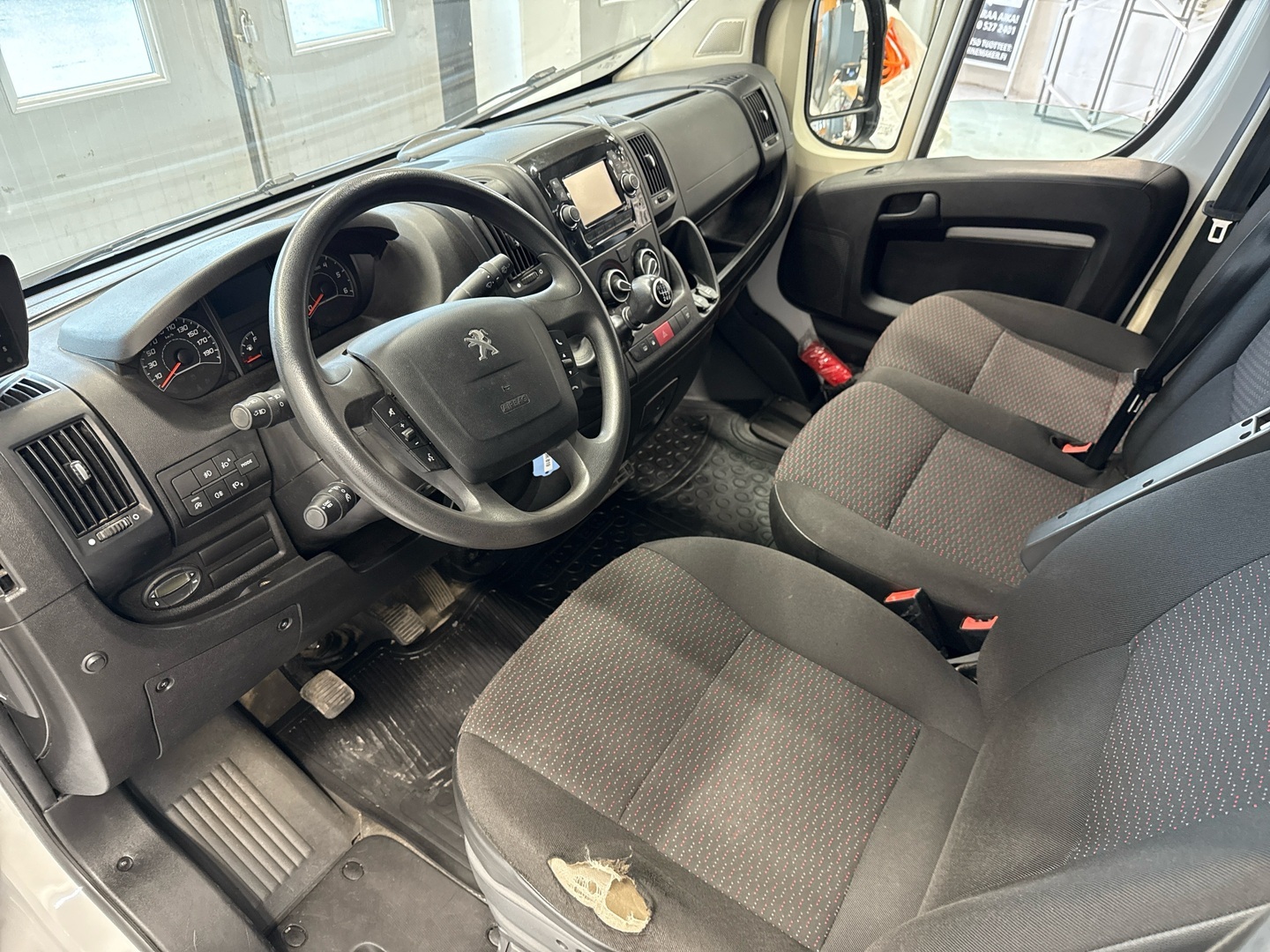 PEUGEOT Boxer 2023