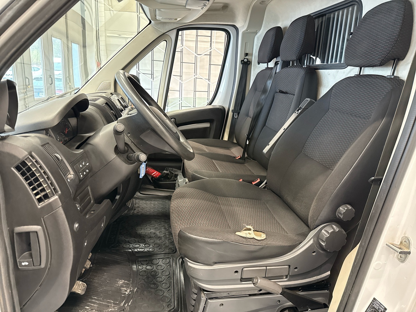 PEUGEOT Boxer 2023