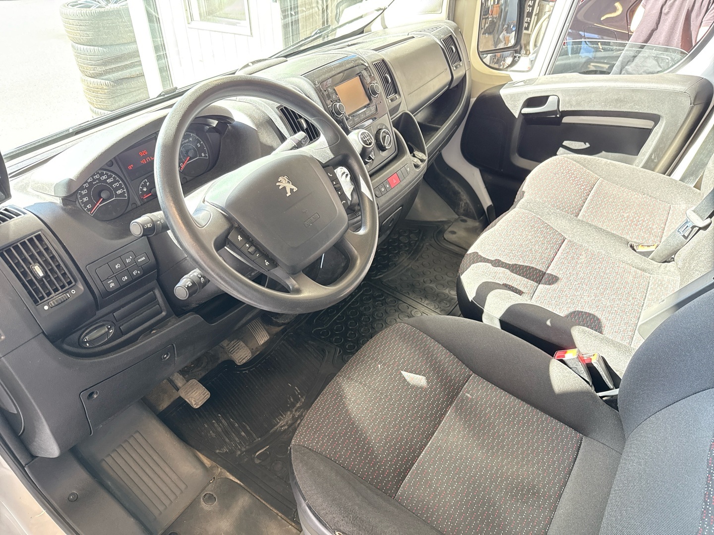 PEUGEOT Boxer 2023
