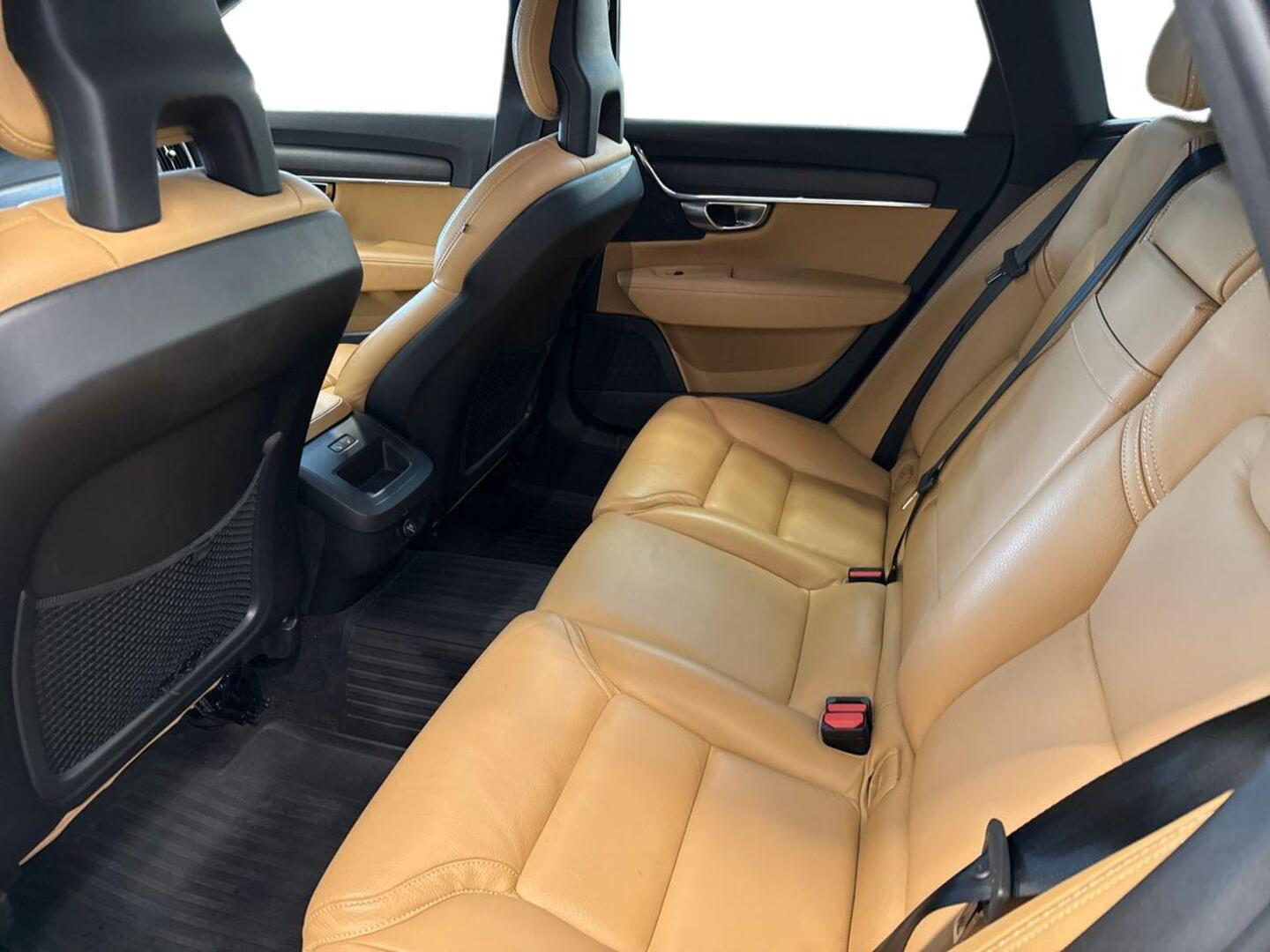 VOLVO V90 Cross Country 2017