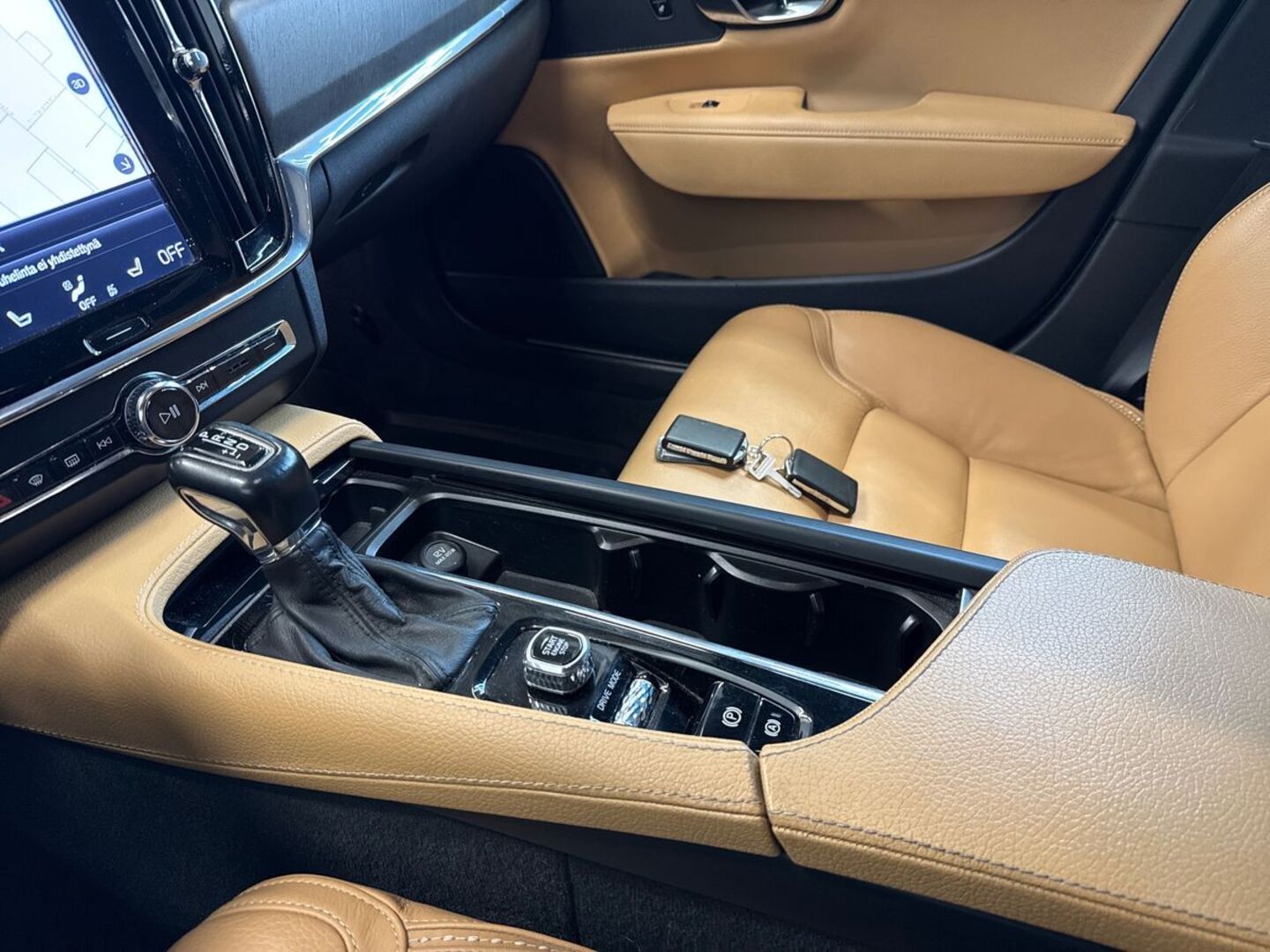 VOLVO V90 Cross Country 2017