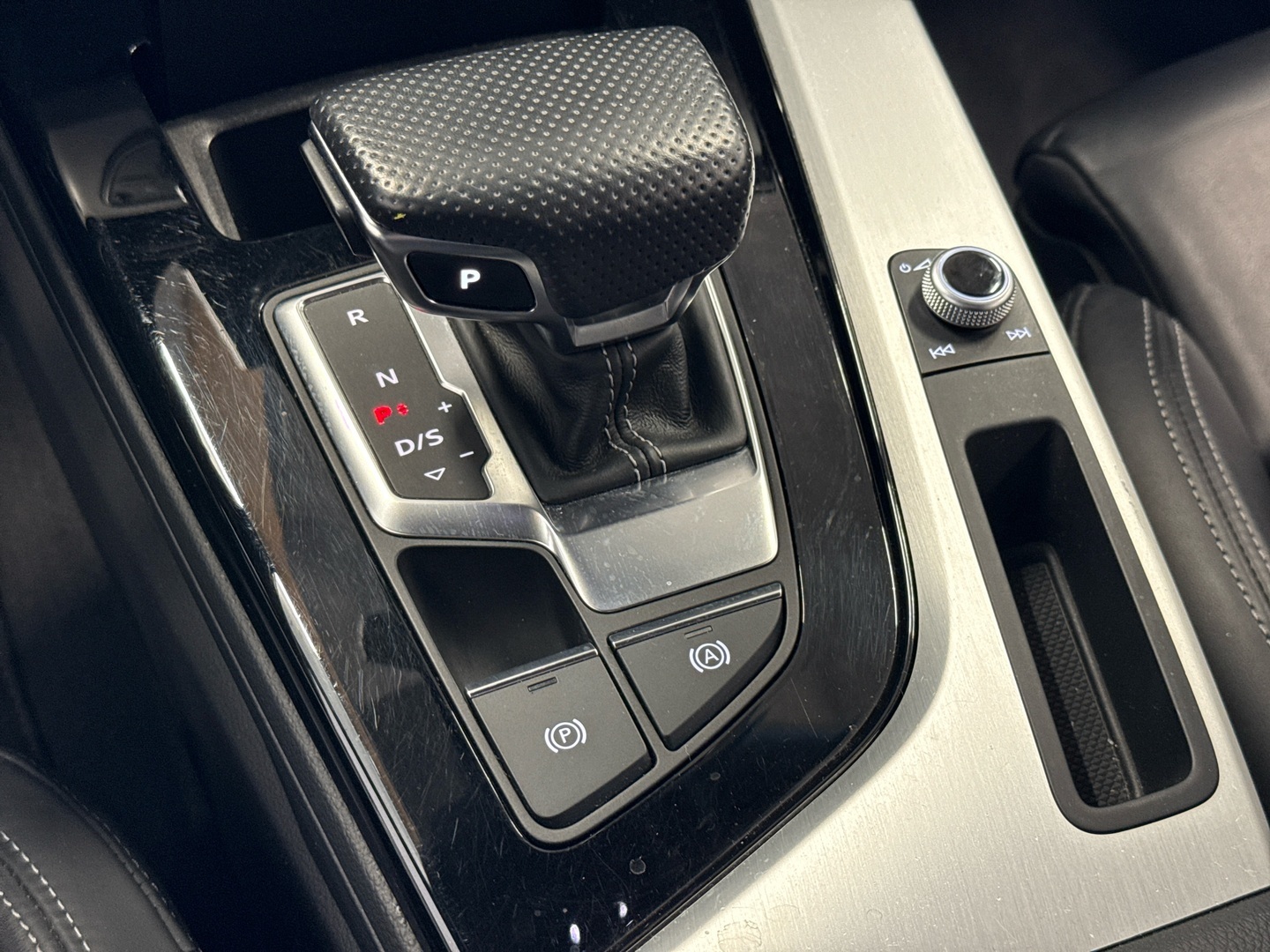 AUDI A4 2021